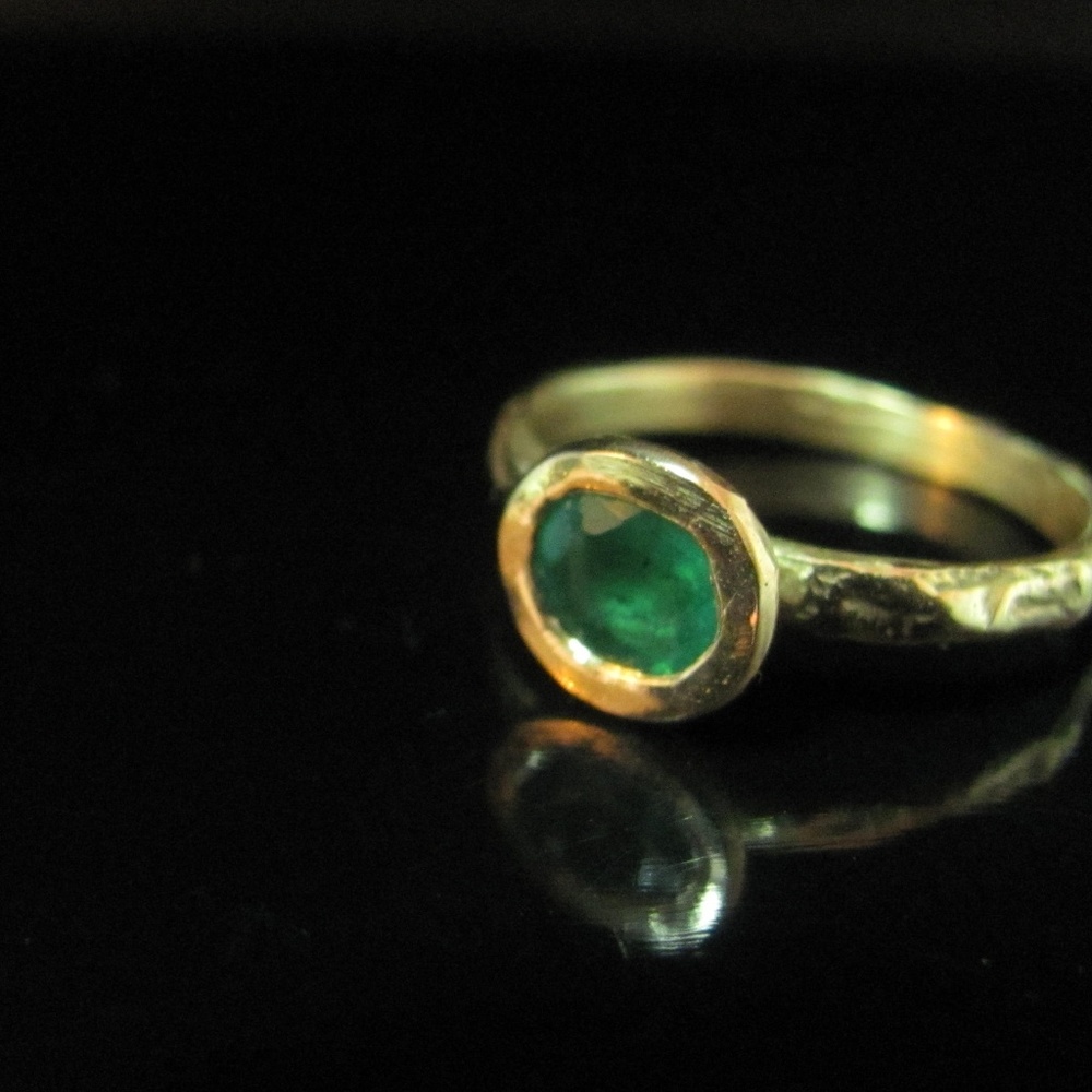Emerald ring. Gold Emerald ring. - Picture 7 of 8